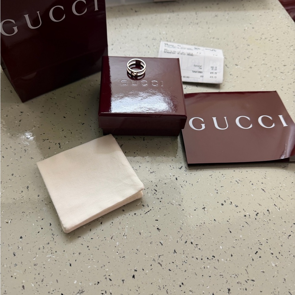 Gucci Silver interlocking ring